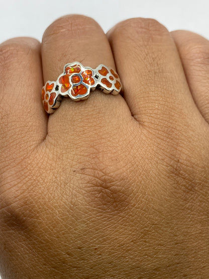 Anillo sobre fondo blanco mostrando el Quinto .925 en la banda