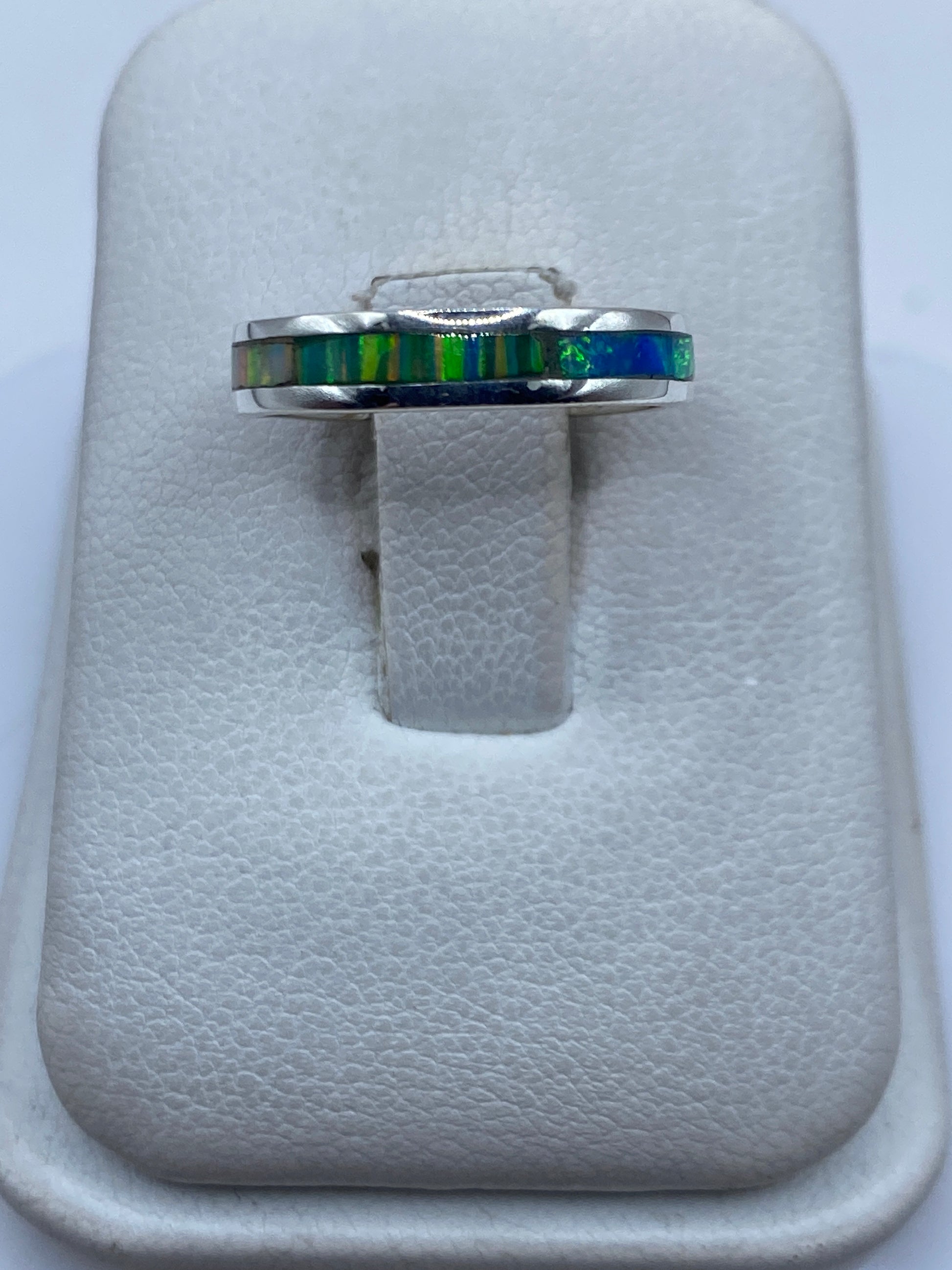 Anillo de plata .950 con ópalo de fuego multicolor engastado, vista superior