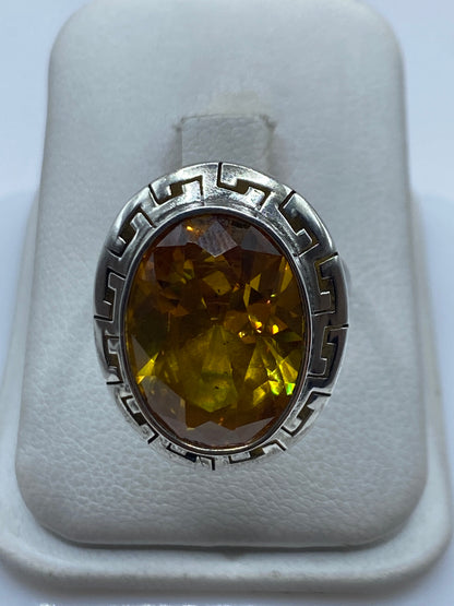 Anillo de plata .925 ajustable con circonia amarillo facetado, vista superior