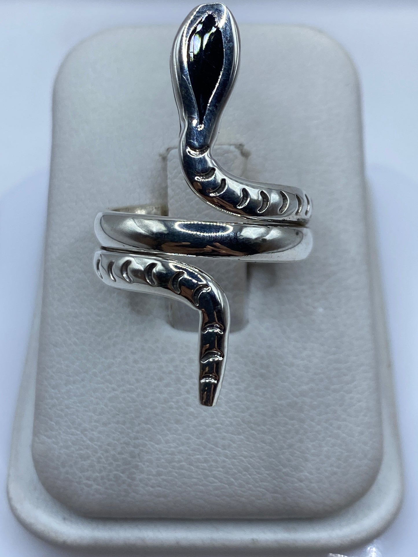 Anillo serpiente en plata .925 con cabezas envolventes, pulido espejo