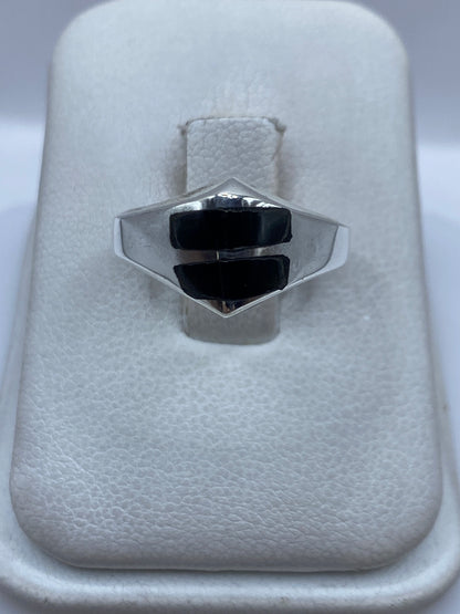 Anillo de plata .925 con dos rectángulos de ónix negro engastados en diseño geométrico