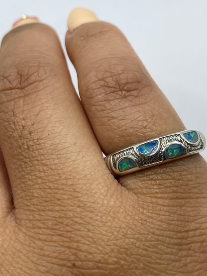 Anillo ligero de Taxco en escala, pesando 2.6 gramos