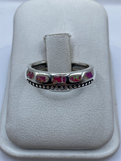 Anillo de plata .950 con ópalo de fuego rosa en caja de presentación
