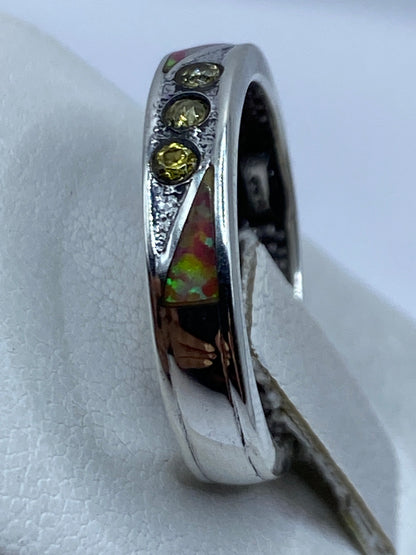 Vista lateral del anillo unisex mostrando el Quinto 950