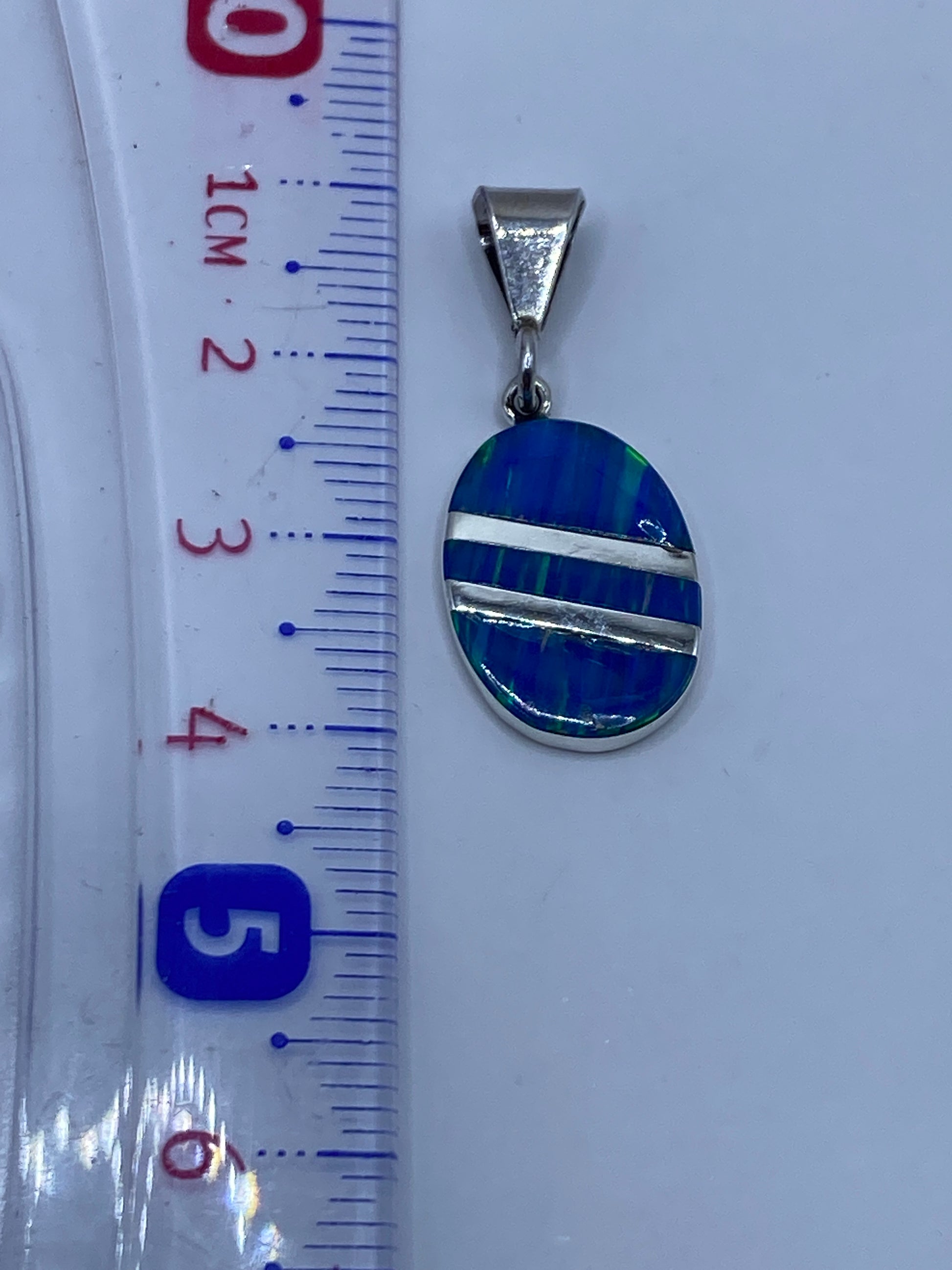 Reverso del dije de plata .925 sin cadena, vista del engaste