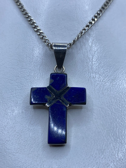 Dije cruz de plata .950 con lapis lazuli azul engastado a mano