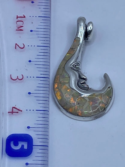 Dije de 3.9 cm en escala con medidor para confirmar tamaño