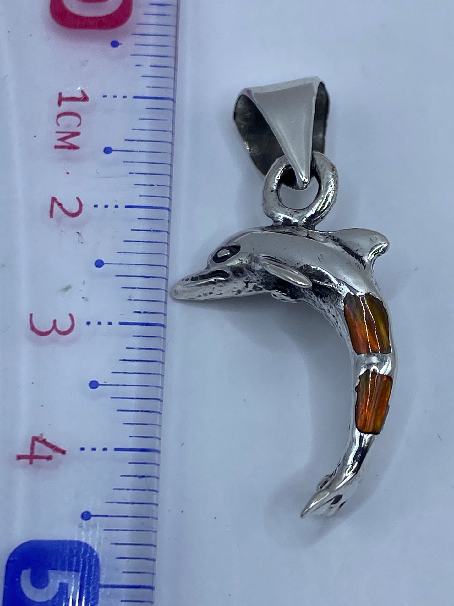 Piedra de ópalo de fuego naranja en plata, vista frontal