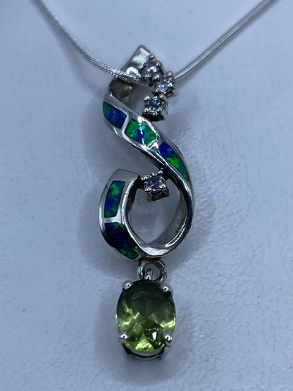 Dije de plata con Ópalo de Fuego azul en forma de gota, colgante en cadena de eslabones