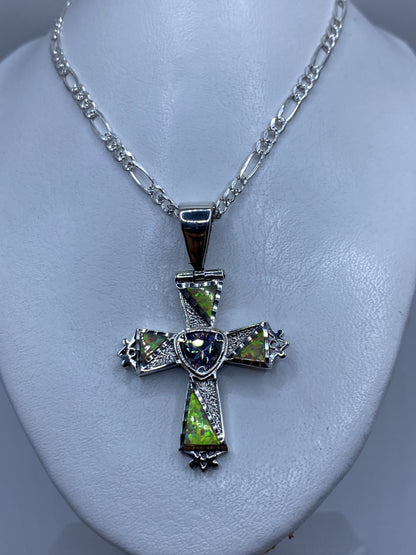 Medida del dije: 5.6 cm de largo, shown next to ruler