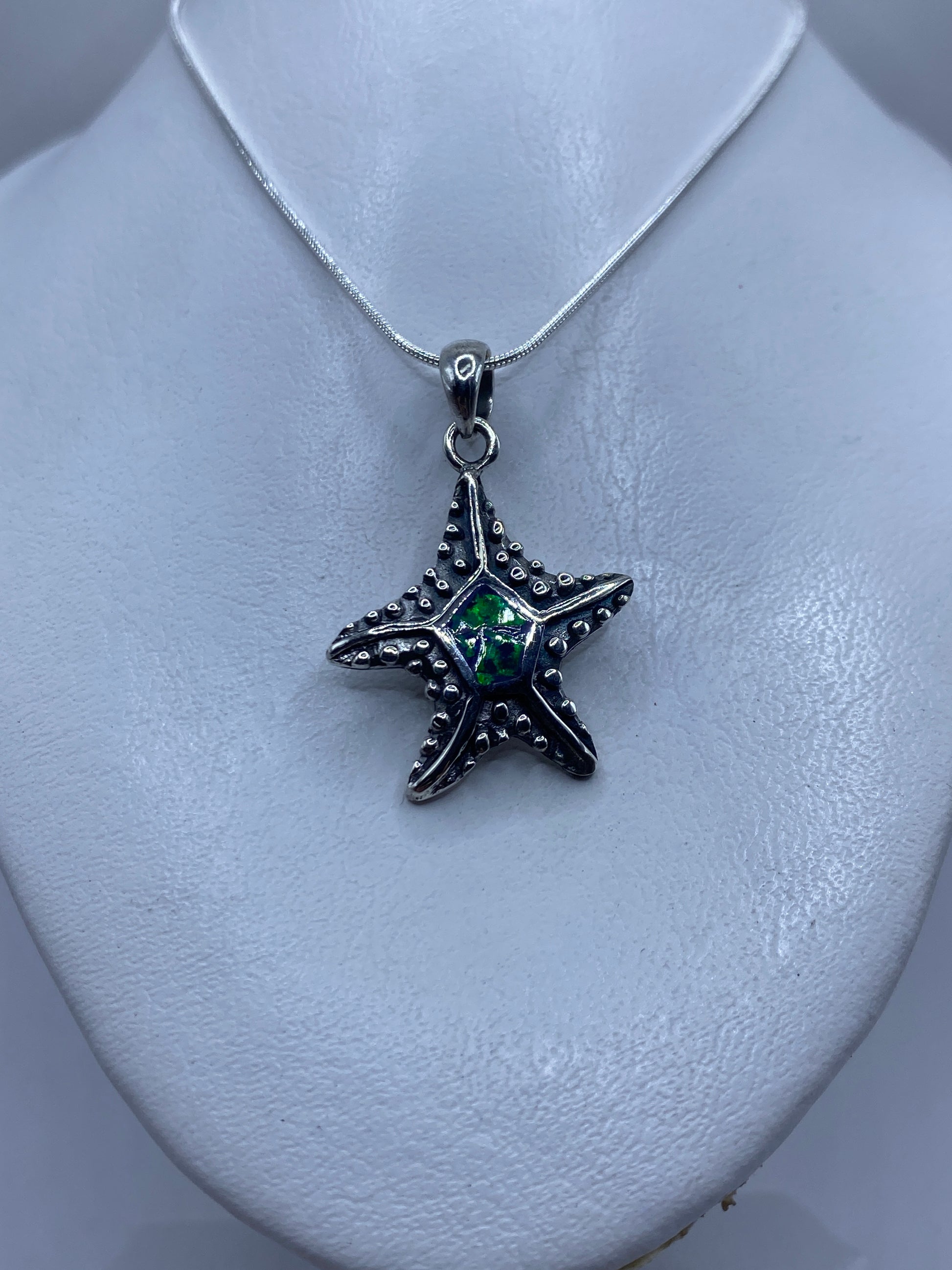Estrella de mar de Taxco: vista frontal del diseño artesanal con textura detallada en cada brazo