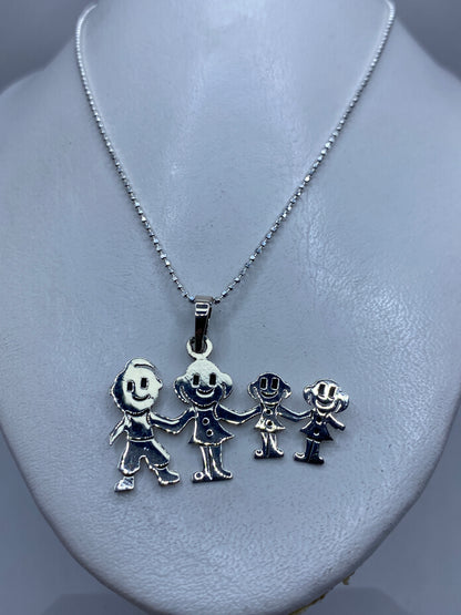 Detalle ampliado de la precisión del calado en el diseño de la familia