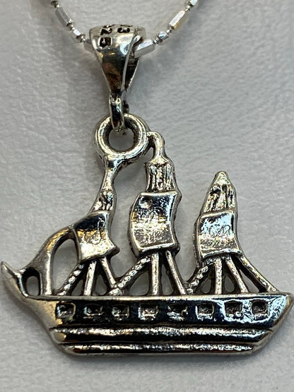 Detalle de la precisión del calado de Taxco en plata pulida