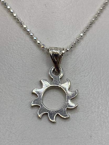 Dije de plata calado de Taxco, 1.9 cm, con diseño geométrico cortado a mano