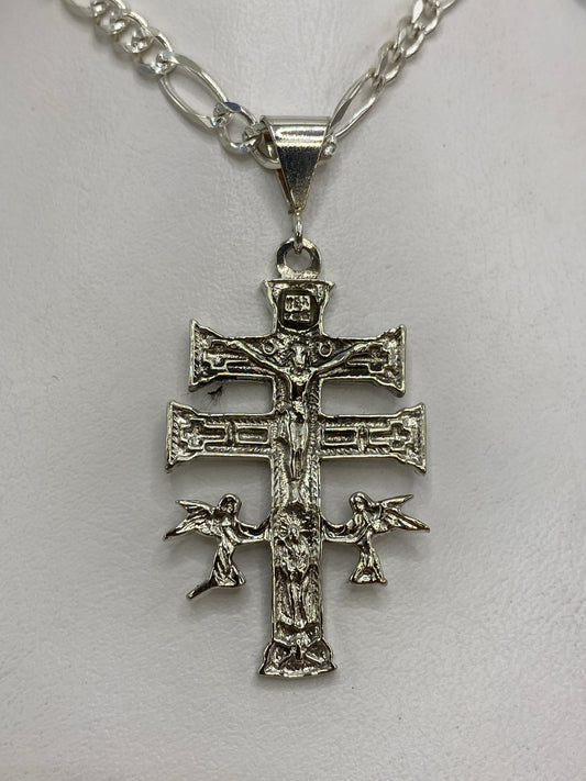 Dije cruz de Caravaca en plata 925 con ángeles protectores, vista frontal