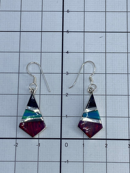 Escala de medida: aretes de 3 cm de largo en plata 950 con Quinto