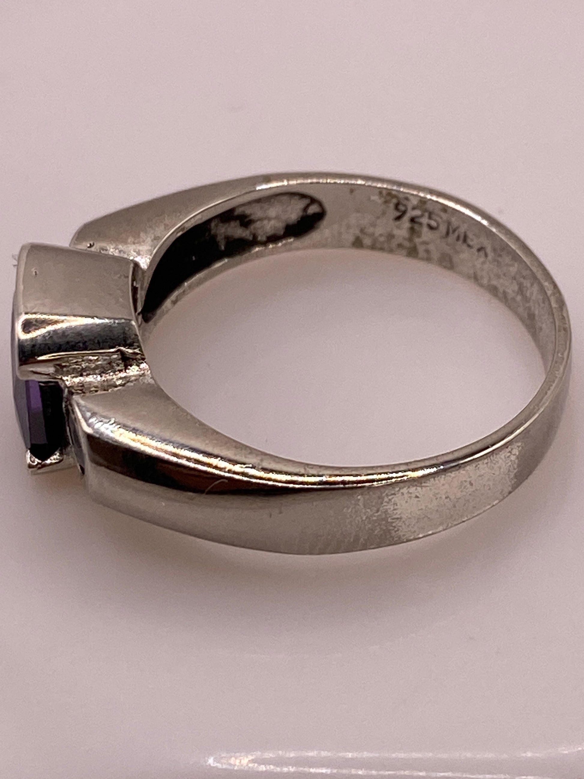 Anillo de Plata Solitario con Circonia Púrpura — Elegancia Coctel — foto 5