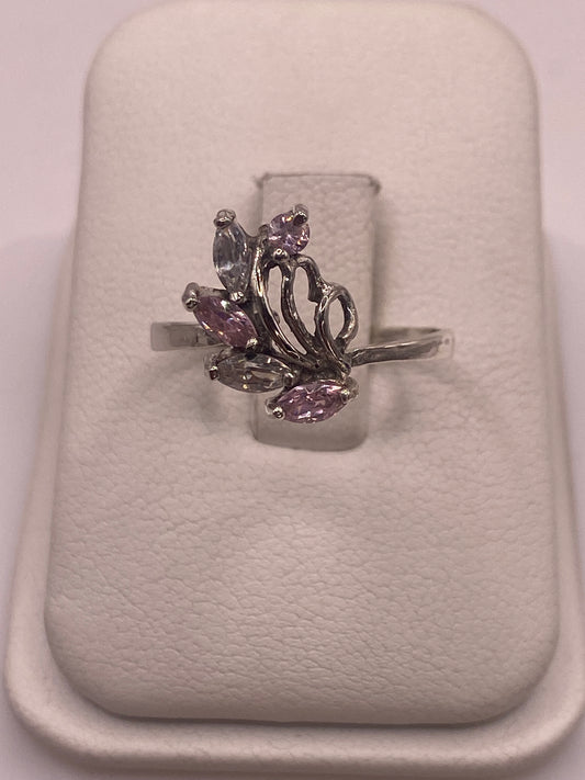 Anillo solitario de plata .925 con circonia rosa facetada en estuche blanco