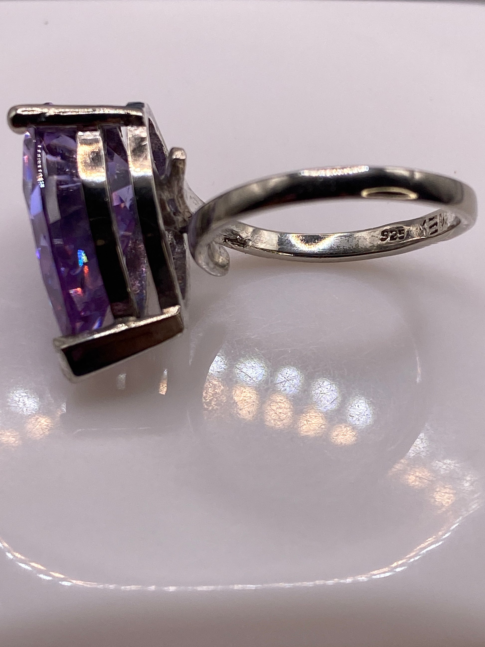Anillo de Plata Circonia Morada Ajustable — Solitario Elegante — foto 5
