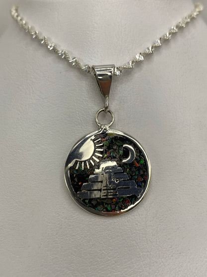 Dije de plata pirámide prehispánica con ópalo de fuego multicolor y luna