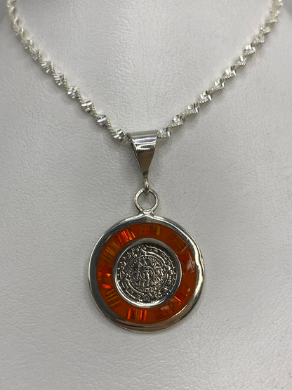 Dije de plata 925 con Ópalo de Fuego naranja en forma de Calendario Azteca