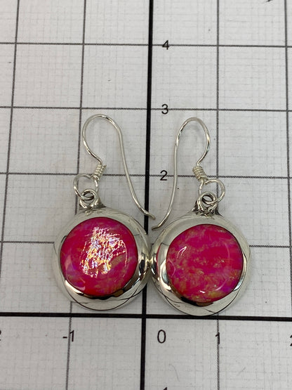 Par de aretes de opalo rosa en plata pura, reverso con marca 925