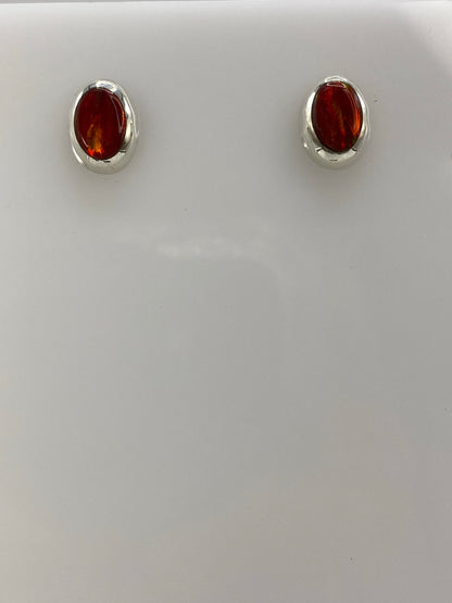 Aretes de plata con ópalo de fuego rojo engastados a mano, par completo