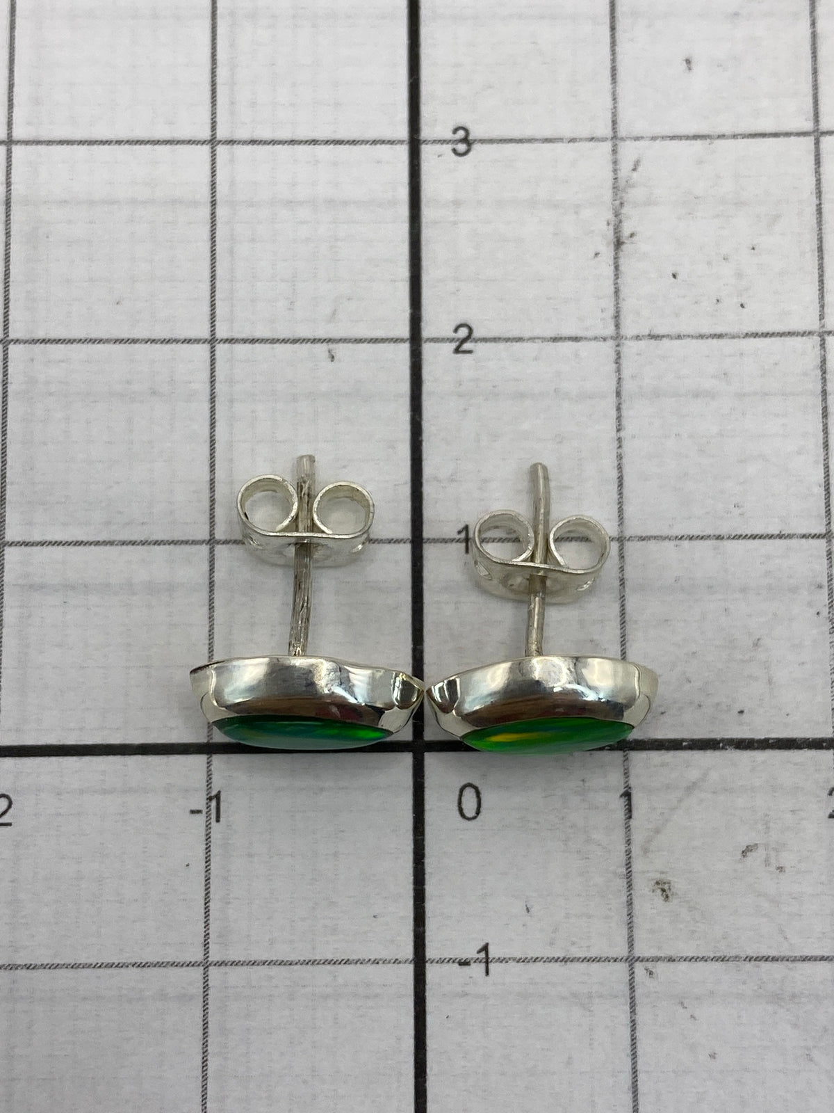 Certificado de autenticidad y peso 1 g del par de aretes de plata 925