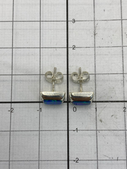 Reverso de los aretes con la presilla y la marca del Quinto 925