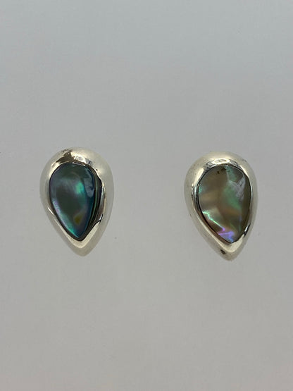 Par de aretes de plata 925 con incrustación de piedra multicolor, vista frontal