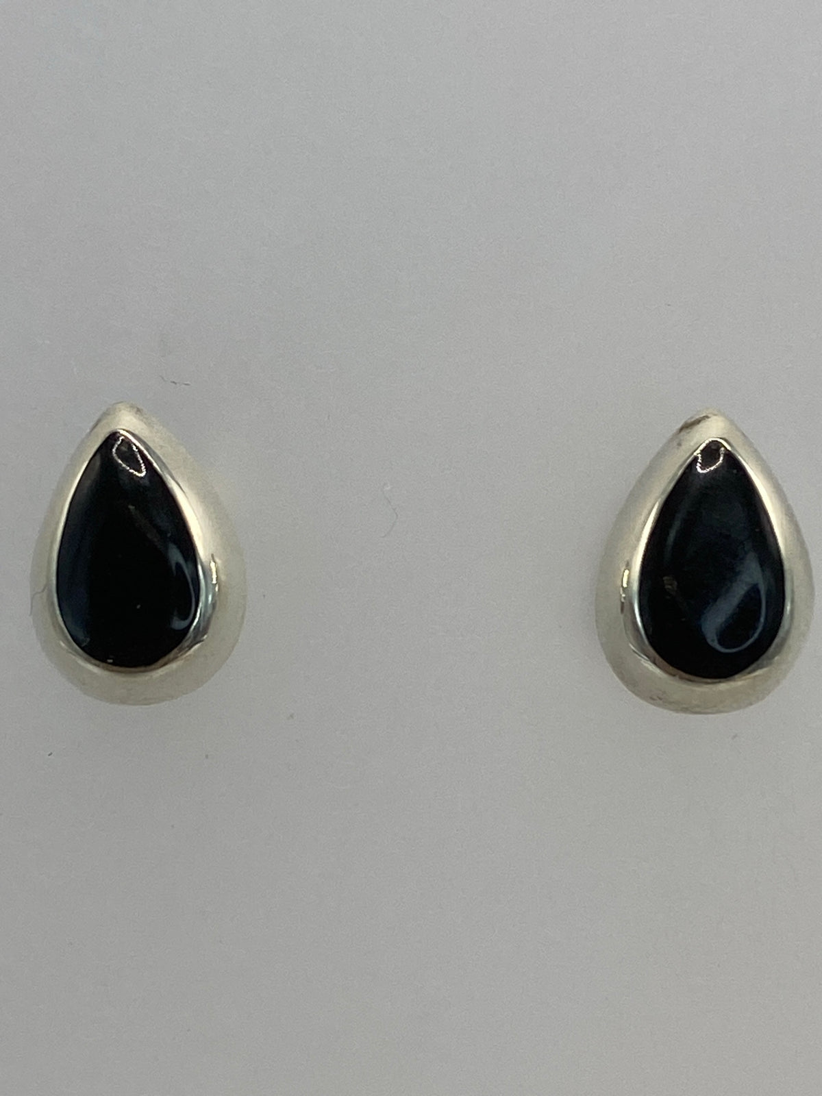 Aretes en escala con regla, largo 1.2 cm cada uno