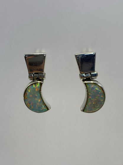 Par de aretes de plata 950 con ópalo de fuego multicolor, diseño delicado de Taxco