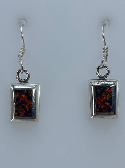 Par de aretes de plata 925 con ópalo de fuego multicolor, diseño rectangular minimalista