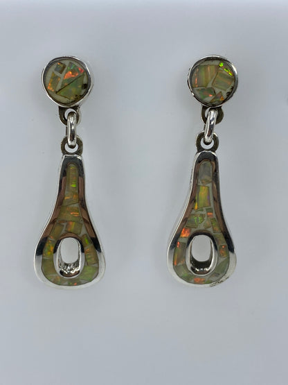 Par de aretes de plata con Ópalo de Fuego multicolor, vistas frontales