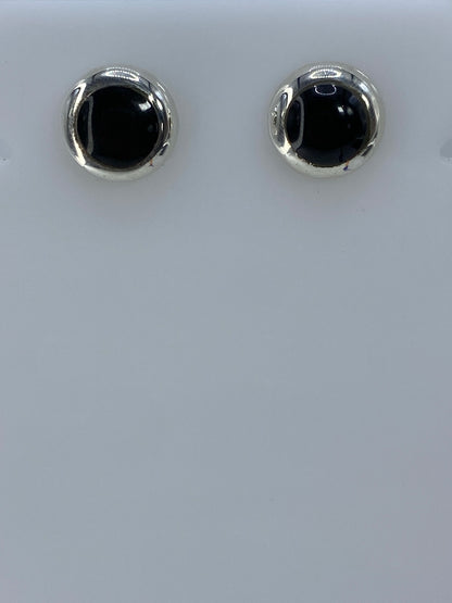 Par de aretes de plata 925 con piedra negra, vista frontal