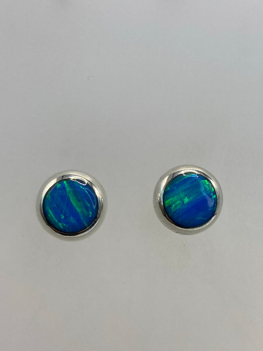 Par de aretes de plata 925 con opalo de fuego azul cielo, 1.3 cm de largo