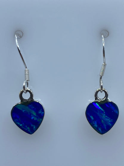 Aretes de plata con opalo de fuego azul profundo, engastados a mano, par completo de frente