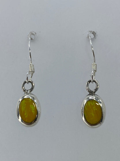 Par de aretes de plata 925 con ópalo de fuego amarillo, en gancho francés