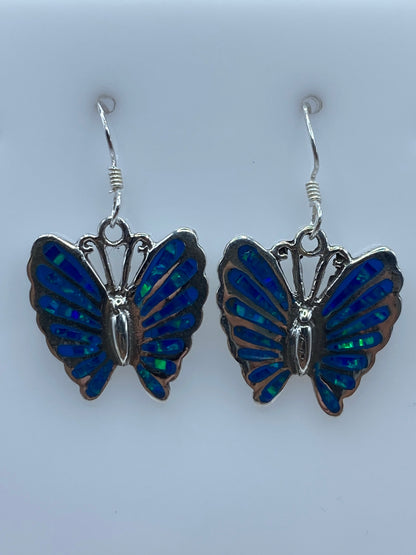 Par de aretes de plata 925 con ópalo de fuego azul engastado a mano