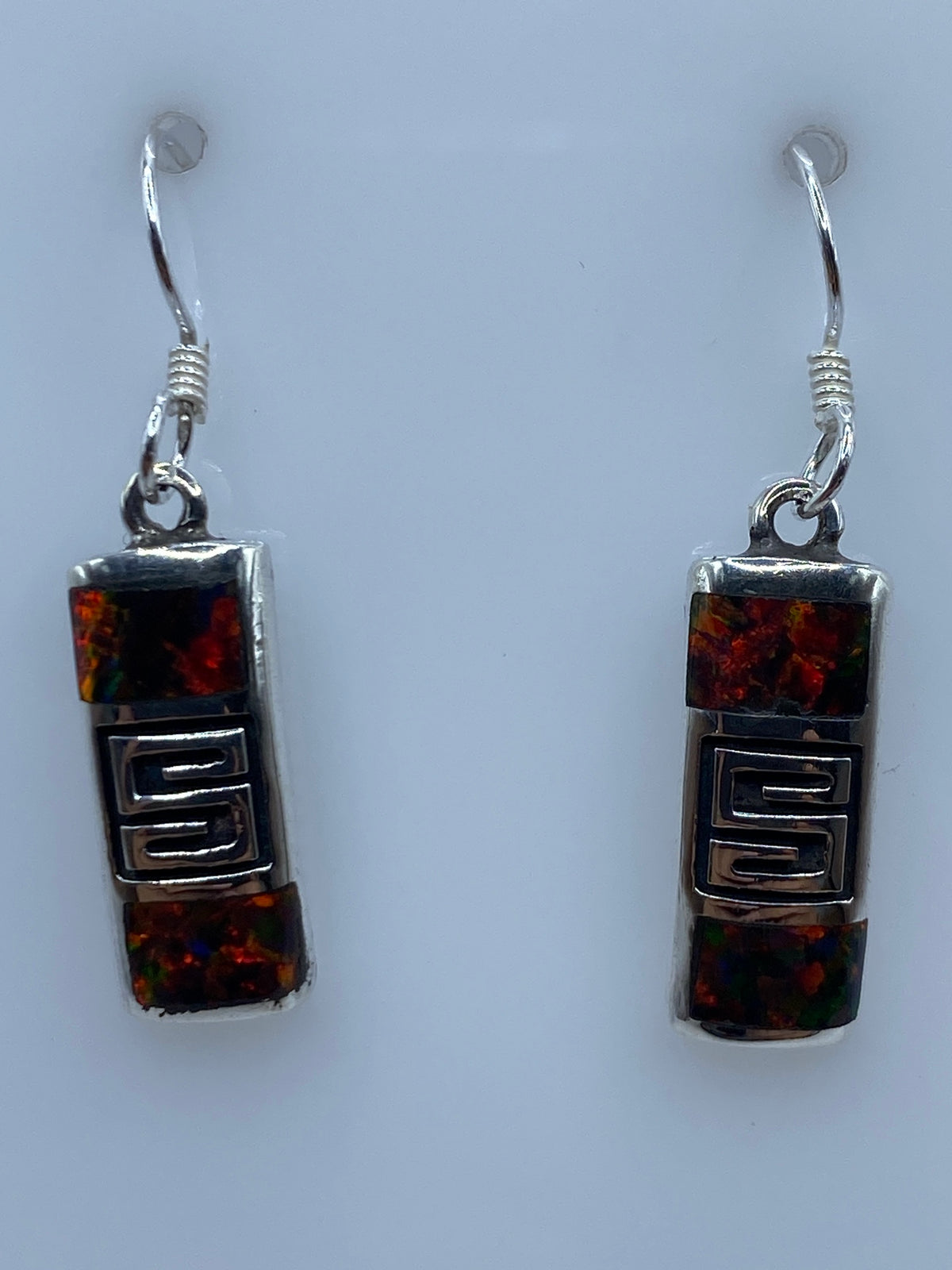 Par de aretes de plata 950 con ópalo de fuego multicolor en gancho de plata, 3 cm de largo