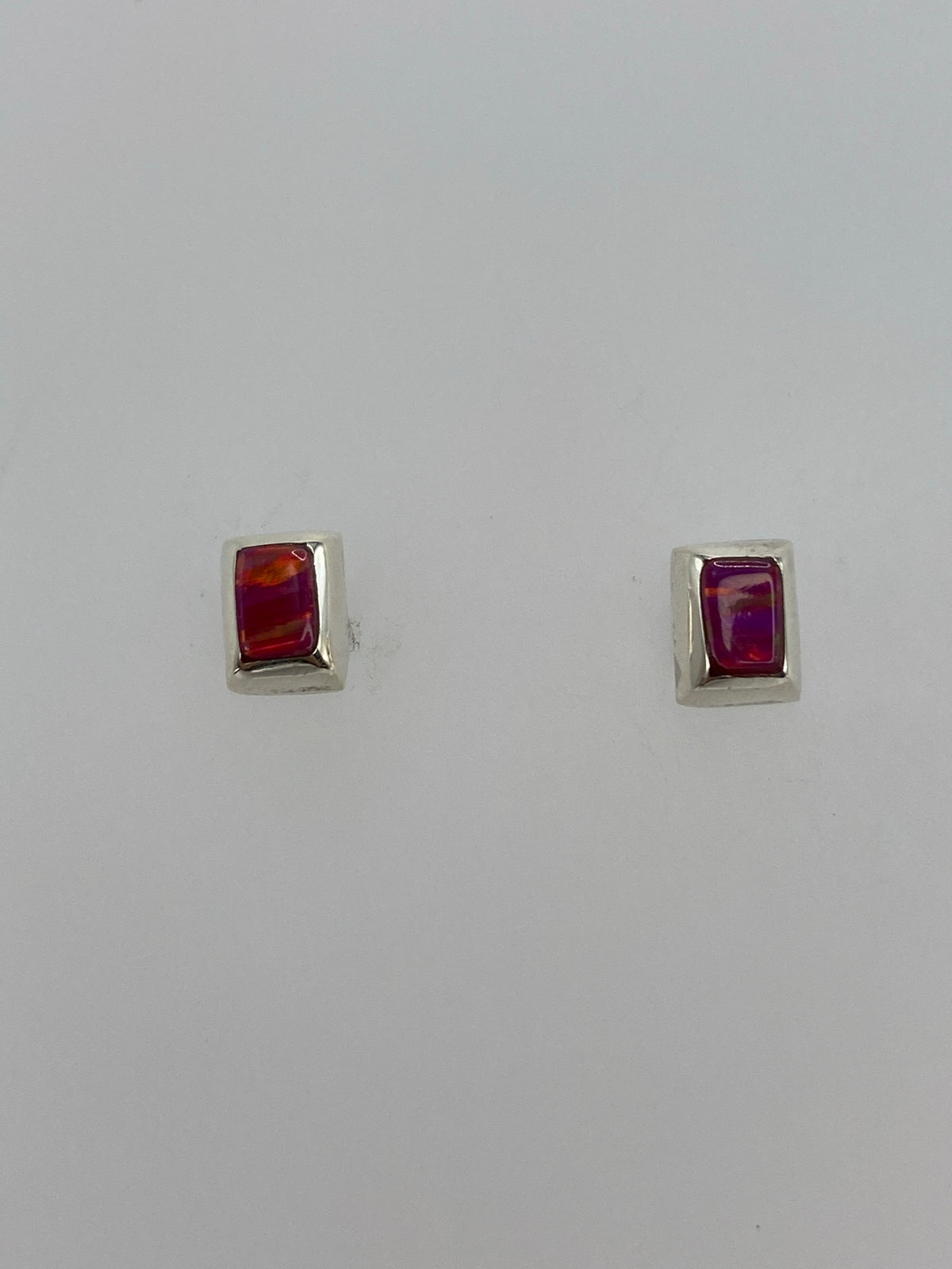 Par de aretes de plata 925 con Ópalo de Fuego rosa, diseño minimalista de Taxco