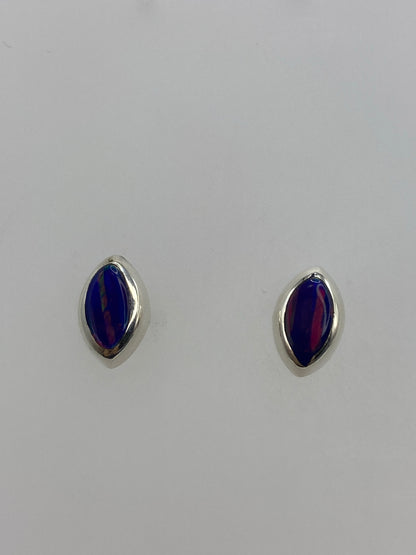 Par de aretes de plata 925 con opalo de fuego morada, delicados y brillantes