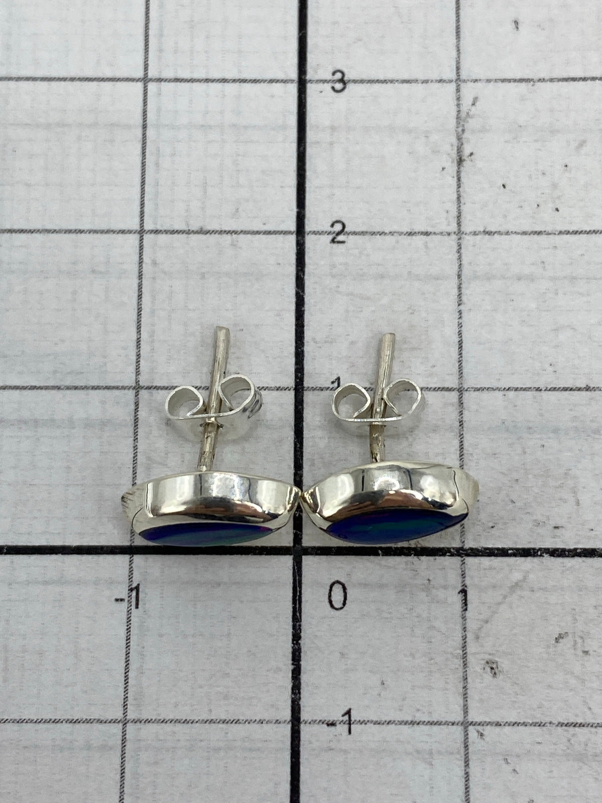 Marca de Quinto 925 en la parte trasera de los aretes