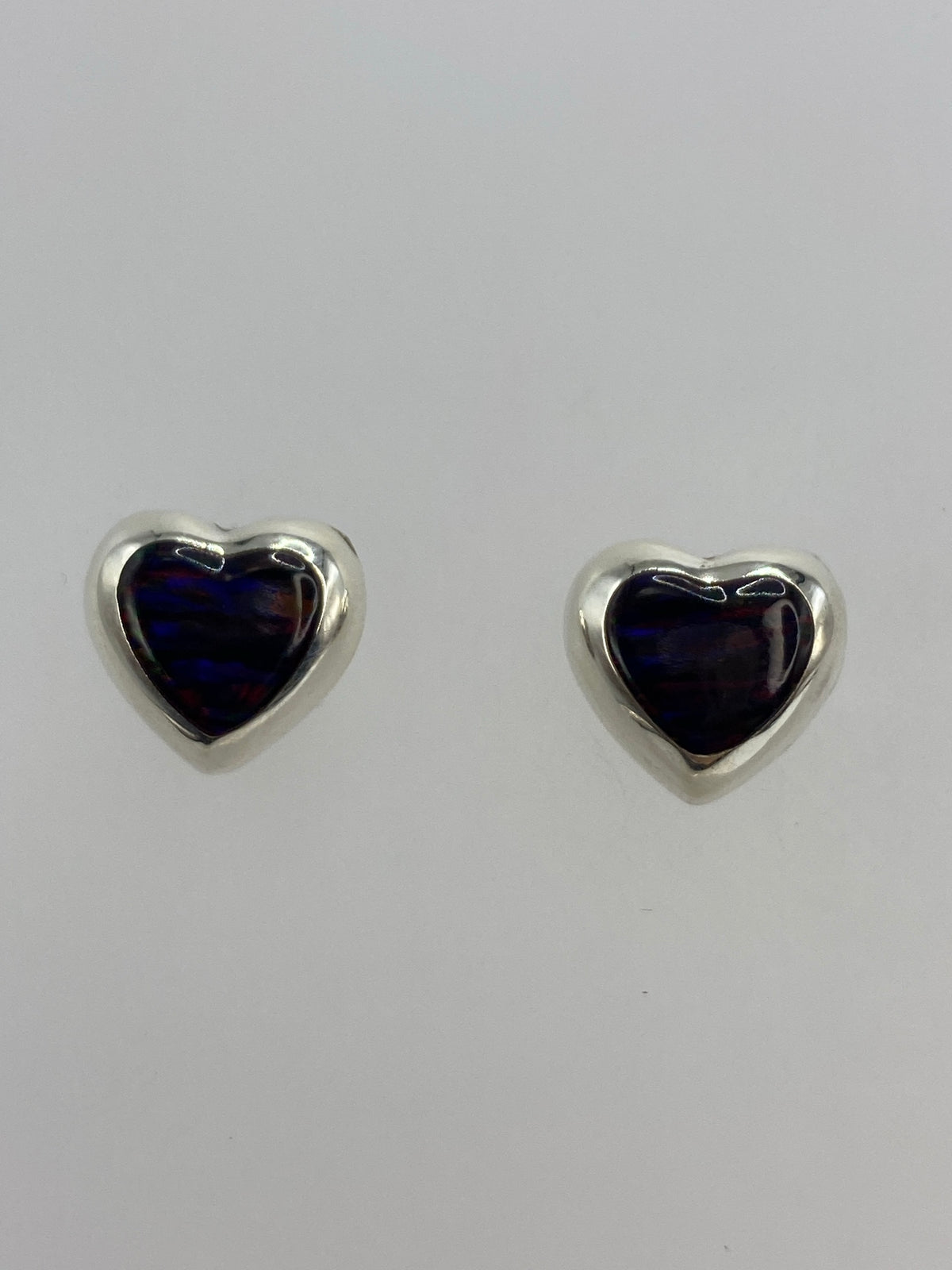 Par de aretes de plata 925 con ópalo de fuego negro, engastados a mano