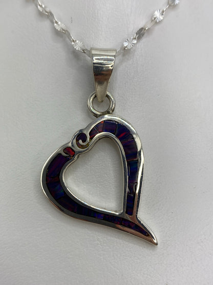 Dije corazón en plata 925 con ópalo de fuego morada engastado a mano