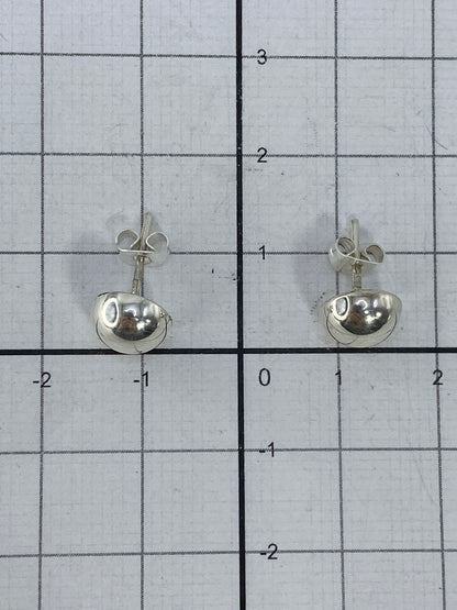 Par de aretes en granulado prehispánico de plata pura de Taxco