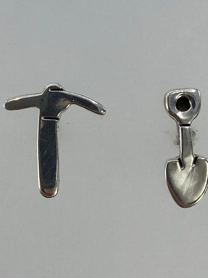 Aretes de cartoneado de Taxco sobre fondo blanco