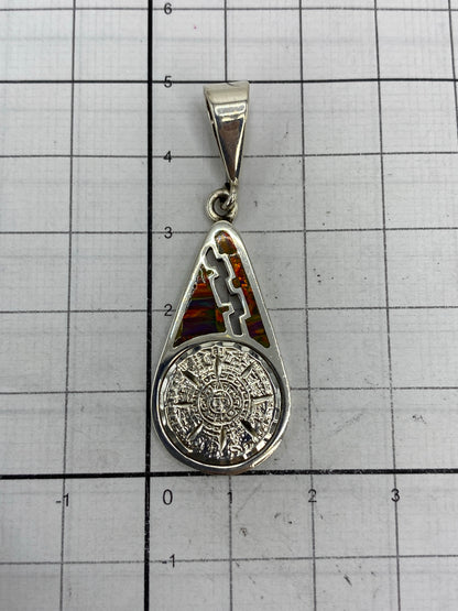 Reverso del dije con marca MEXICO 950, hallmark de autenticidad