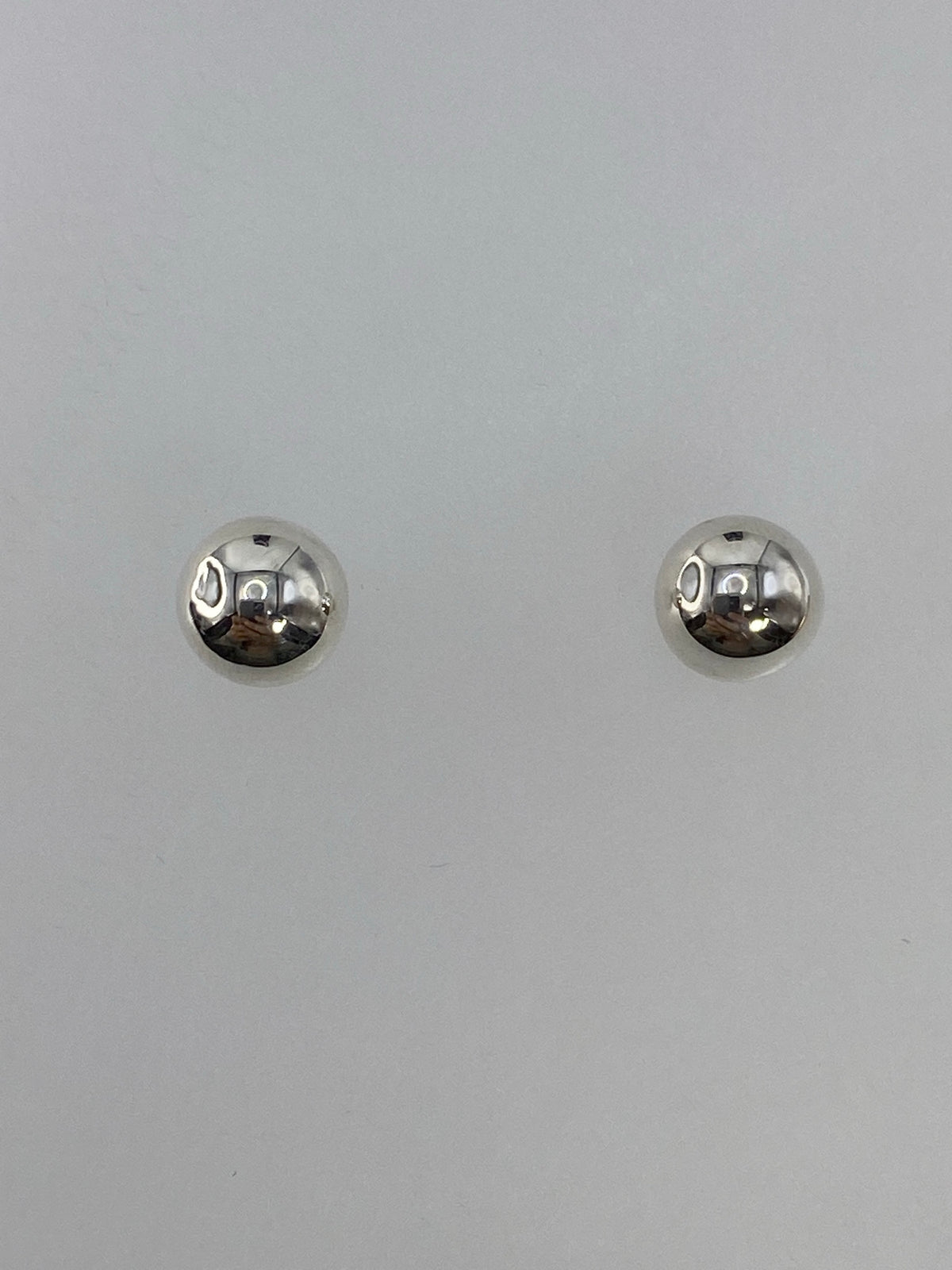 Aretes de plata cartoneado de 1.6 cm, esfera minimalista pulida a espejo