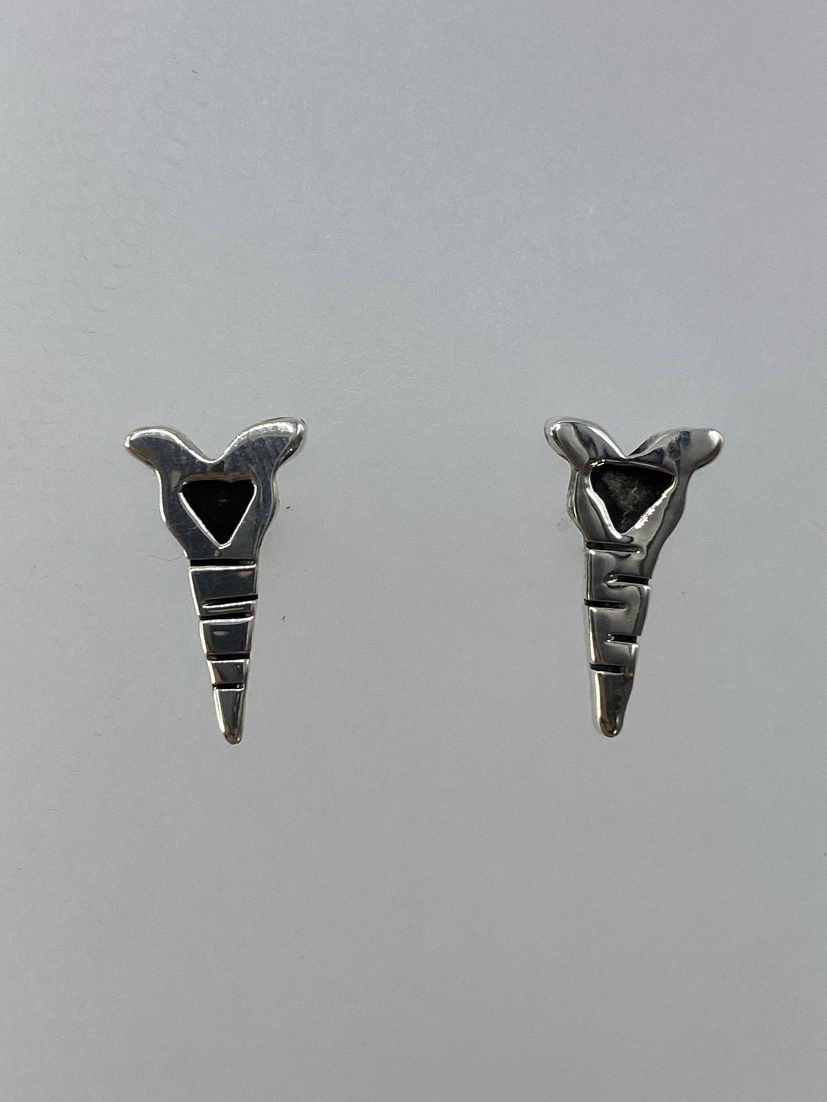 Aretes de plata cartoneado de Taxco, par minimalista de 1.3 cm